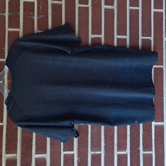 Lululemon men's shirt large - Picture 5 of 5